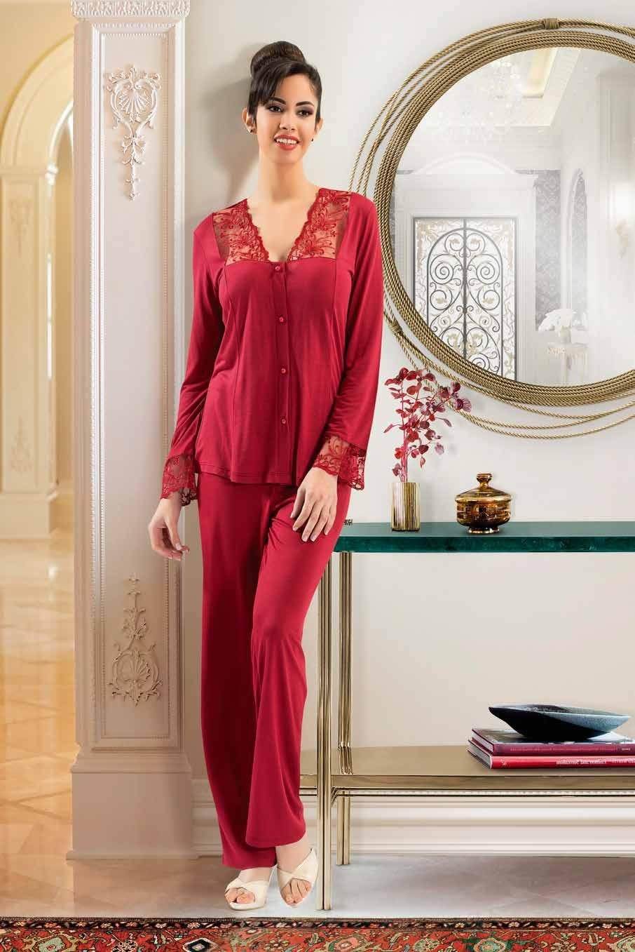 Pembe ve Siyah-Gri Renk Seçenekleri ile Fantazi Gecelik Sabahlık Takım XSES 3005 - Bordo