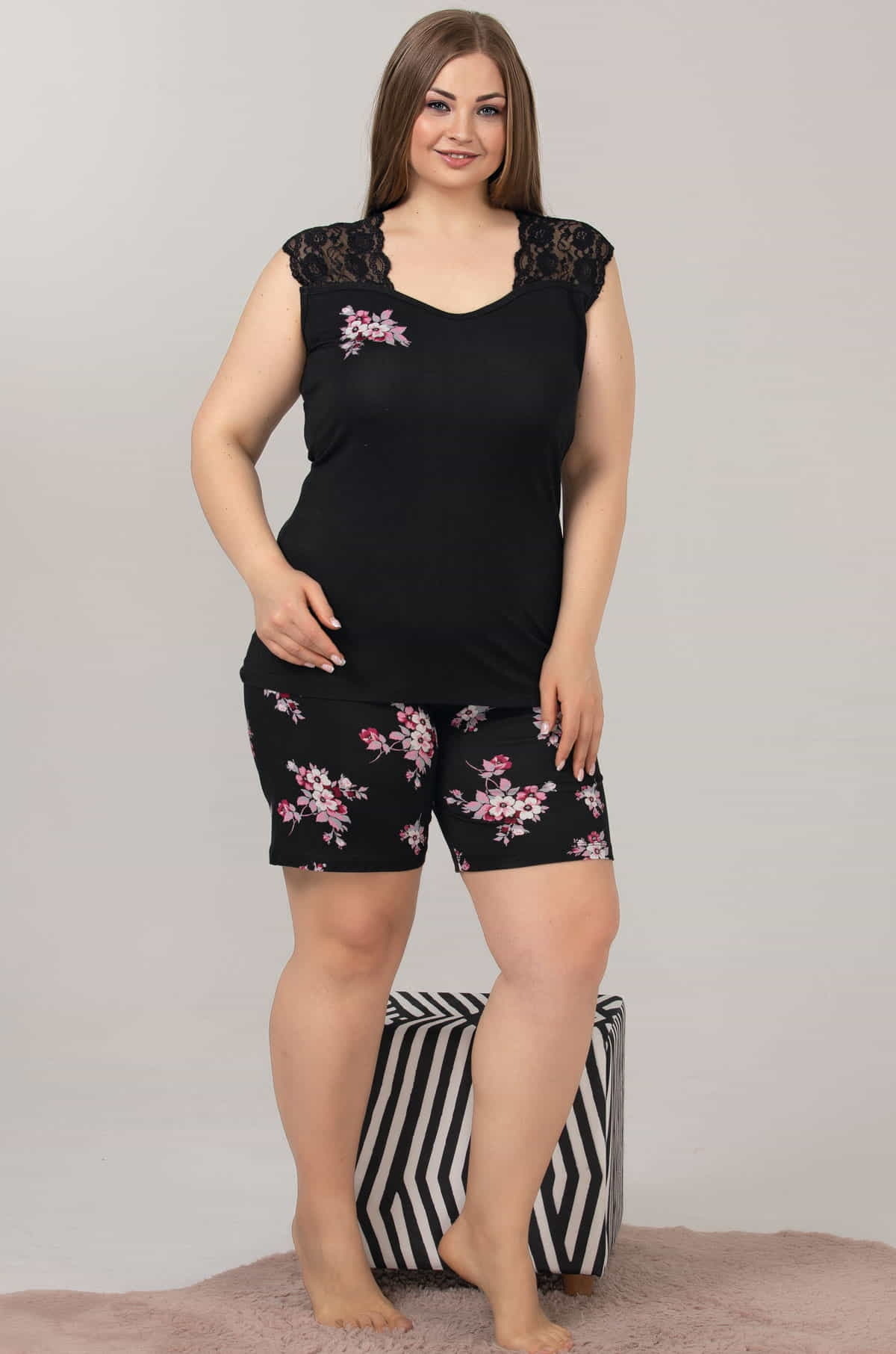 Dantelli Şort Pijama Takımı Siyah Lady 10359 - Siyah