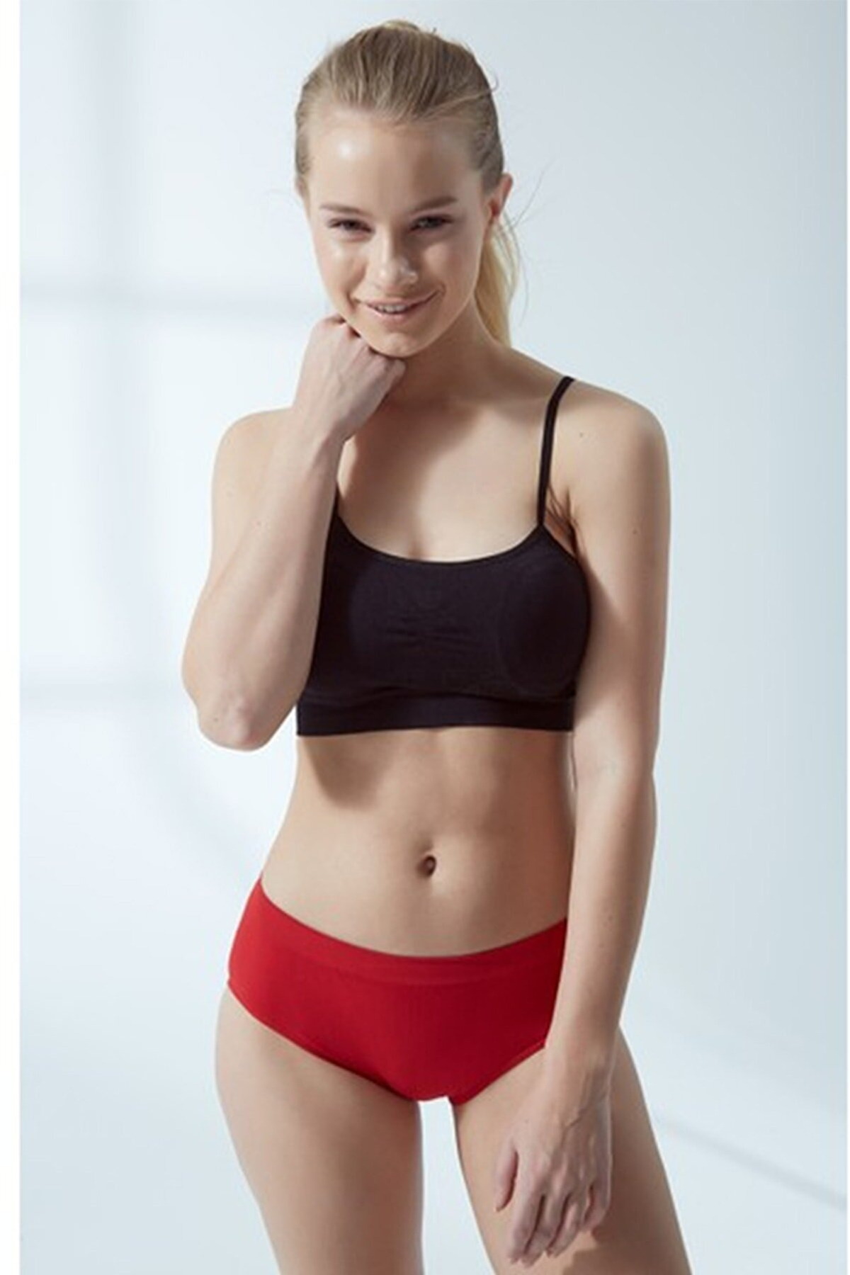 Balensiz Dantel Detaylı Askılı Büstiyer Elite Life 770 - Siyah