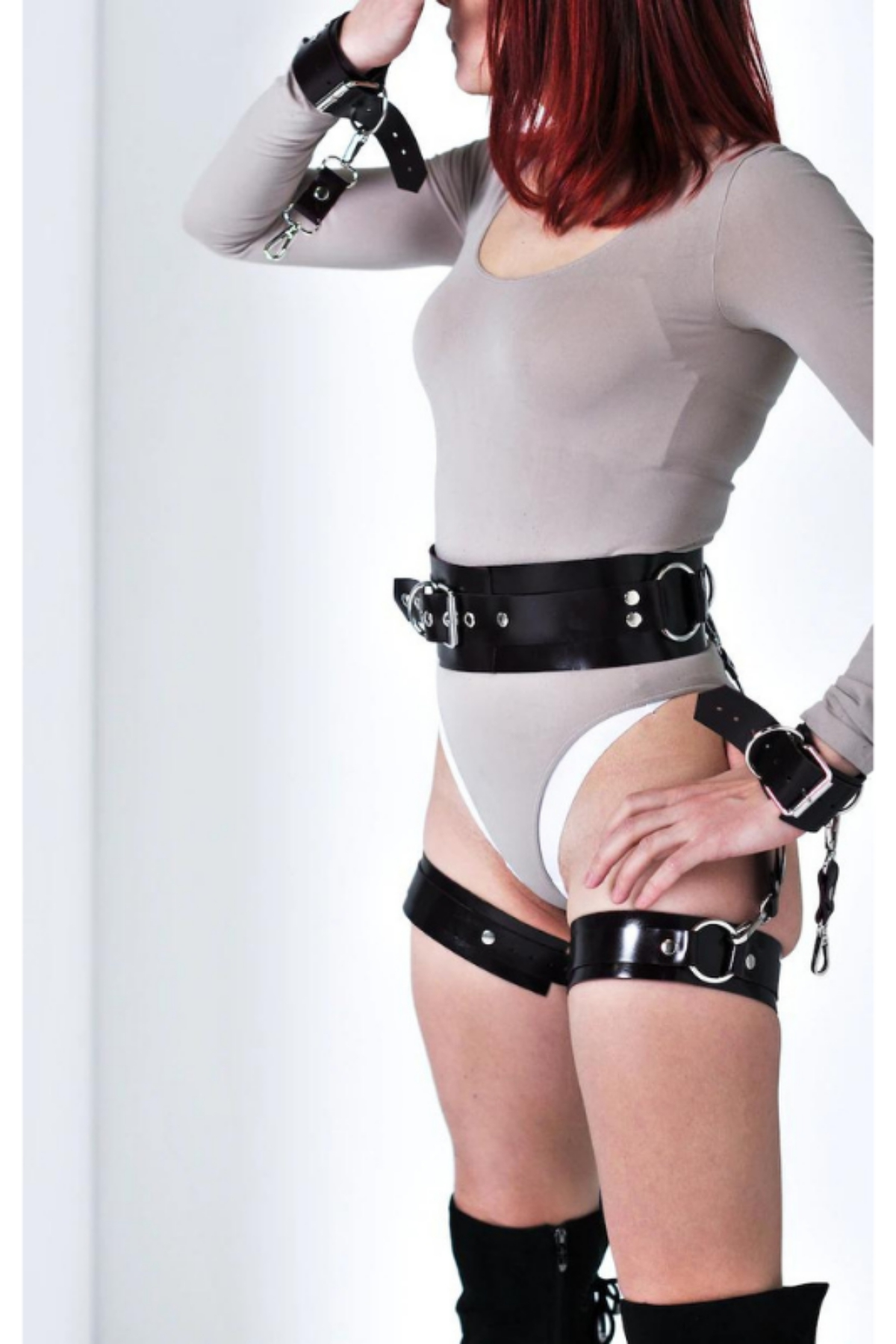 Fantezi Harness Kalça Detaylı Kelepçeli MissisX 2089 - Siyah