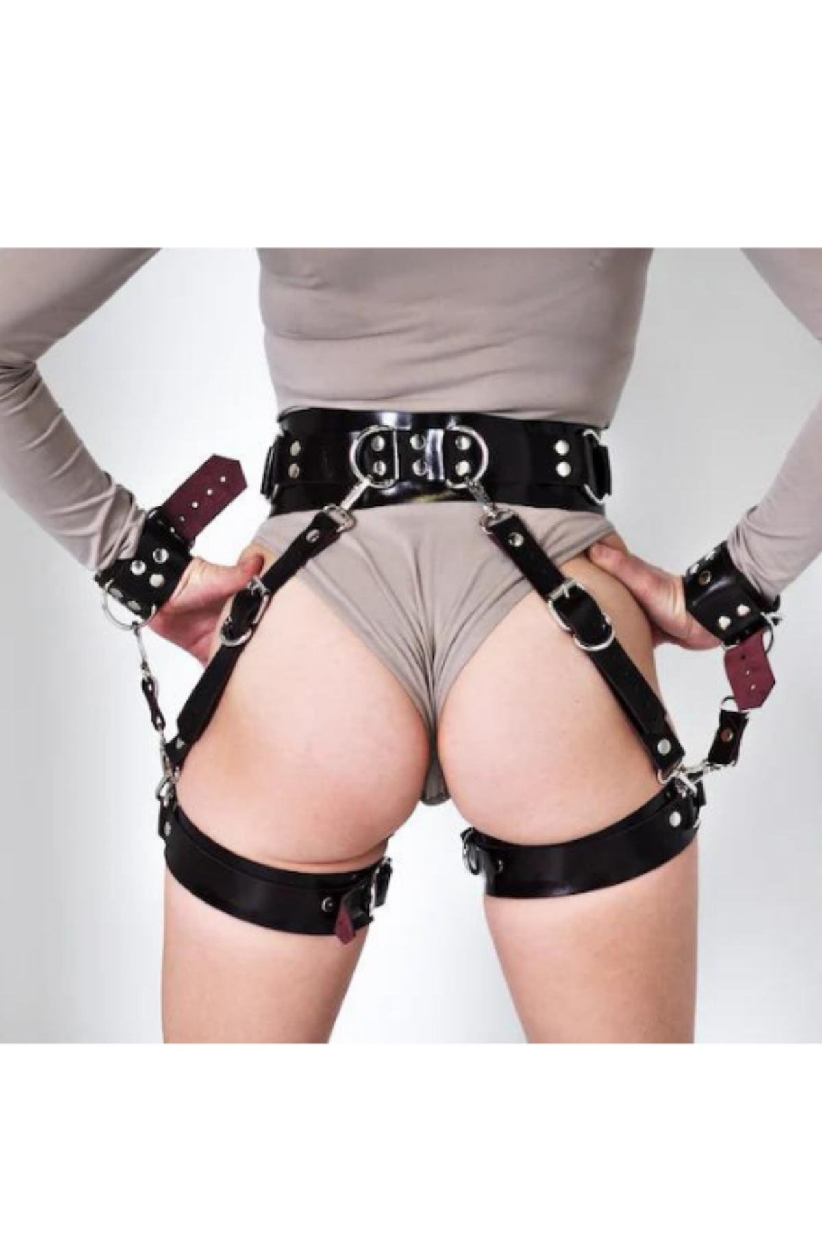 Fantezi Harness Kalça Detaylı Kelepçeli MissisX 2089 - Siyah