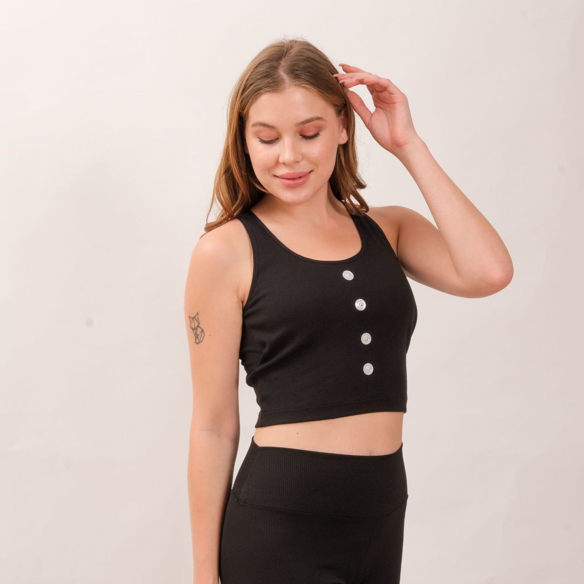 Kalın Askılı Asimetrik Düğmeli Pedli Kadın Crop Defnem 8107 - Siyah