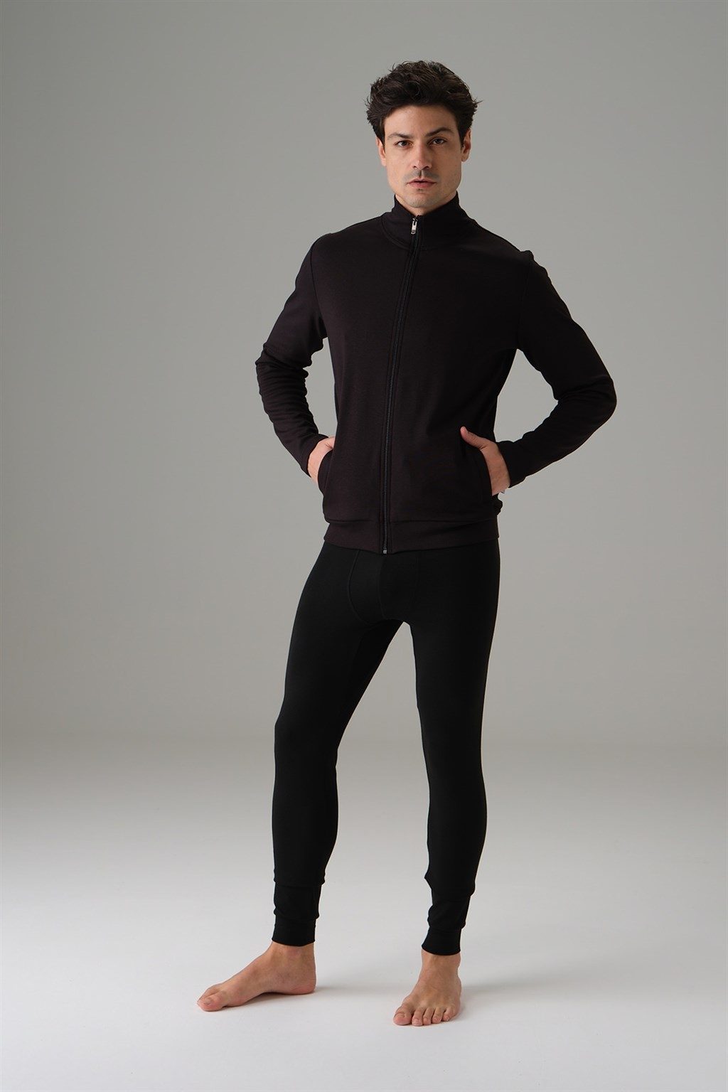 Termal Fırçalı İç Yüzeyli Dik Yaka Sweatshirt Doreanse 2895 - Siyah