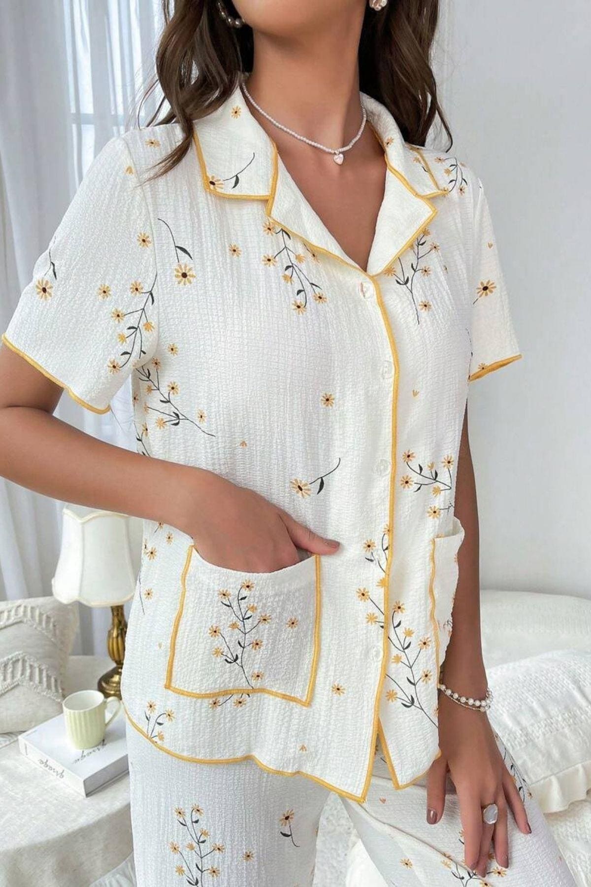 Papatya Desenli Cep Detaylı Pijama Takımı Bella Notte 7019 - Beyaz