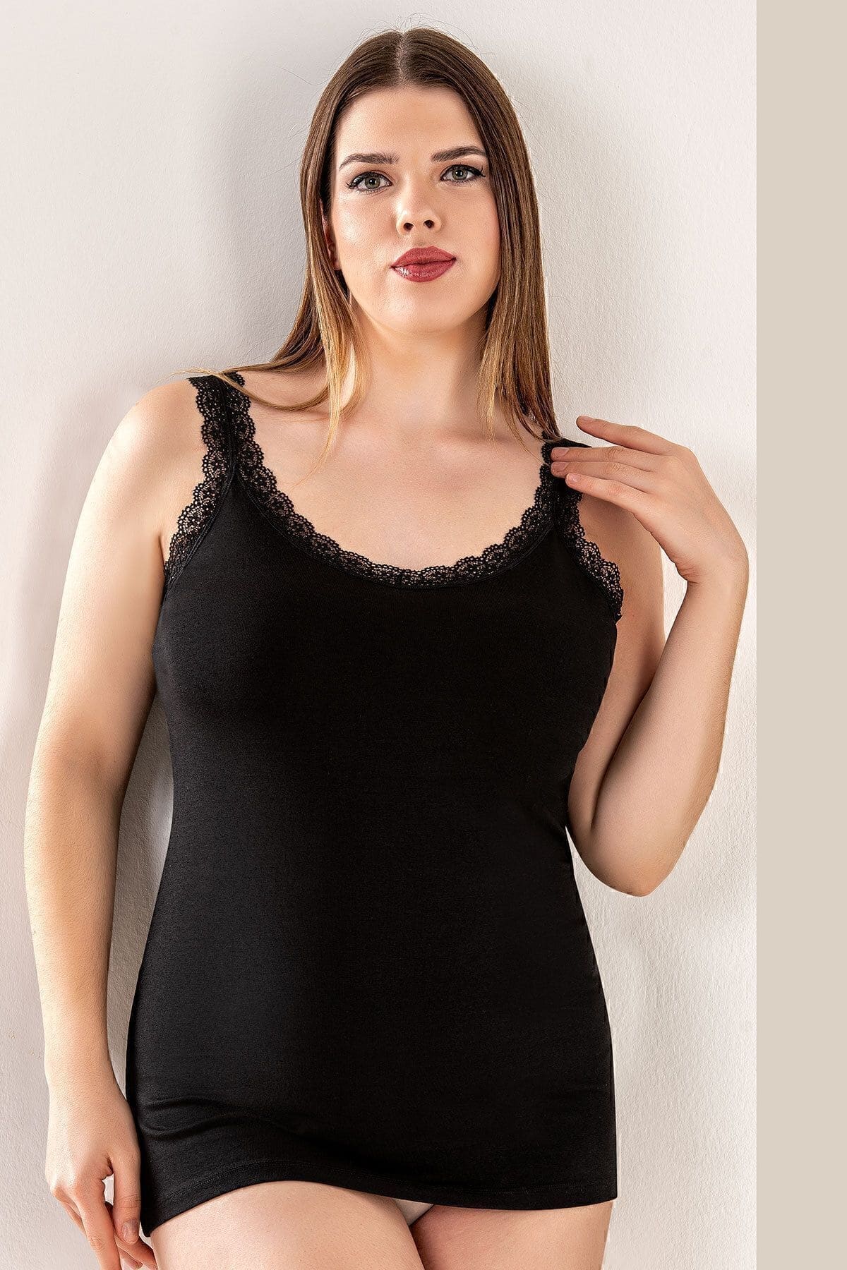 Pamuklu Dantel Detaylı Kalın Askılı Kadın Atlet Özkan 26802 - Siyah