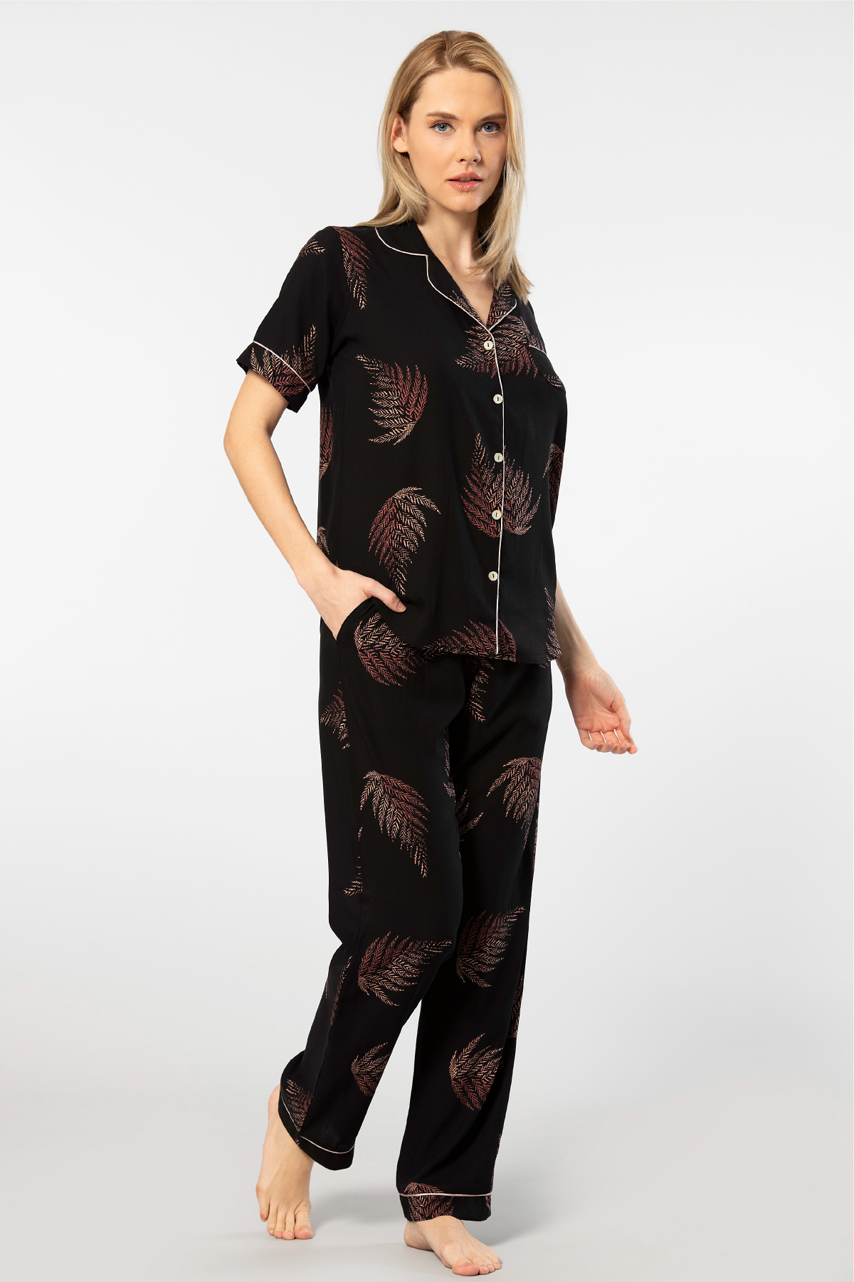 Yaprak Desenli Kısa Kollu Pijama Takımı Türen 3604 - Siyah