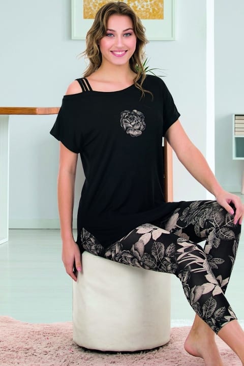 Siyah Viskon Düşük Kollu Rahat Kesim Kapri Pijama Takımı Lady 12067