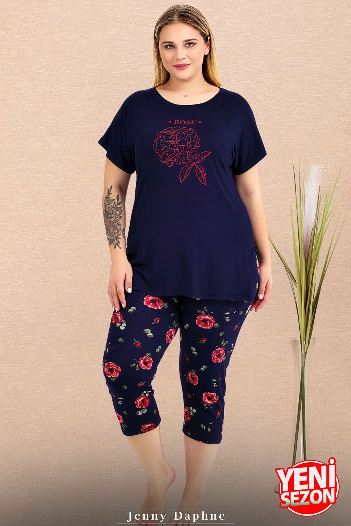 Büyük Beden Çiçek Desenli Kısa Kollu Kapri Pijama Takımı Lady 10735 - Lacivert