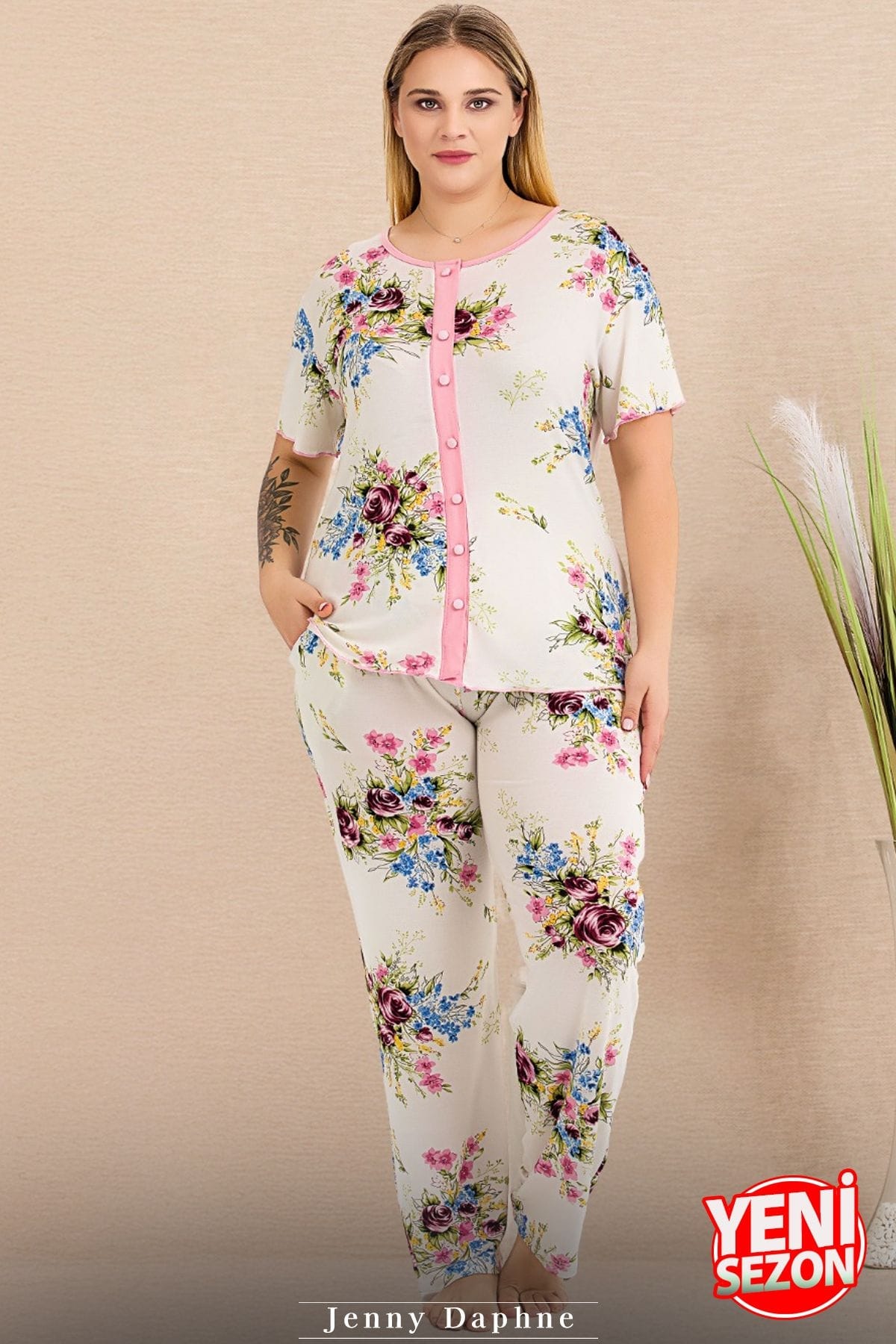 Büyük Beden Gül Desenli Düğmeli Pijama Takımı Lady 11015 - Beyaz