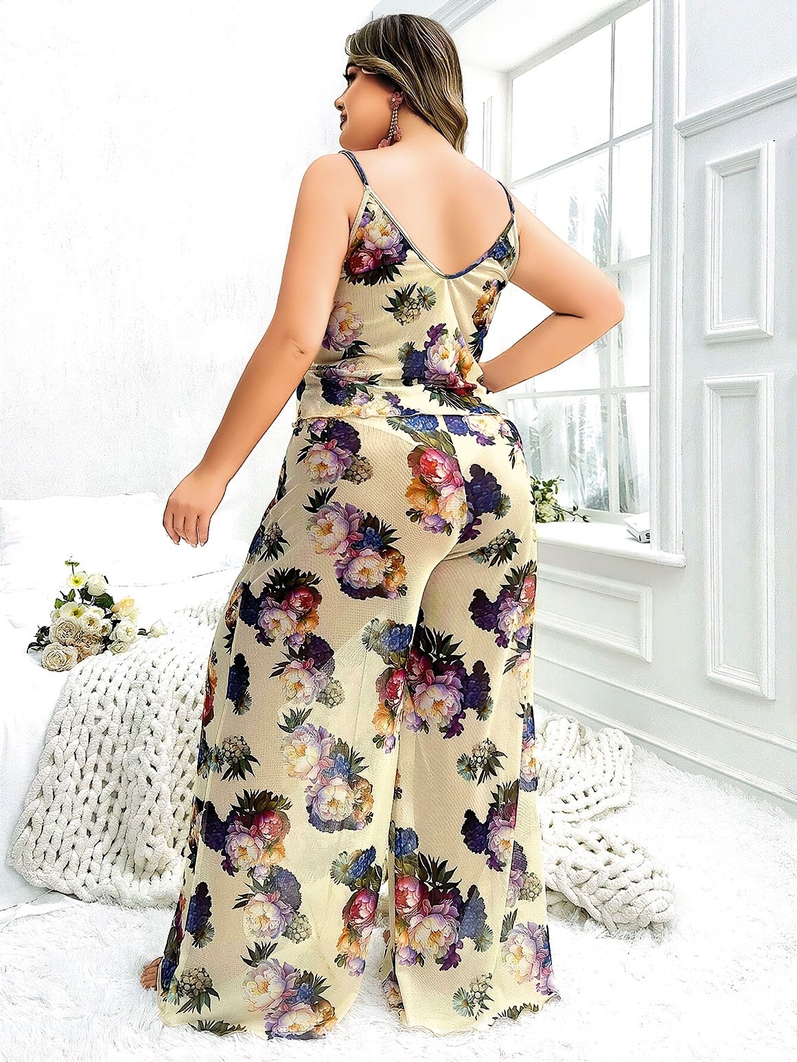 Büyük Çiçek Desenli İnce Askılı Pijama Takımı Pink Night 6951 - Bej