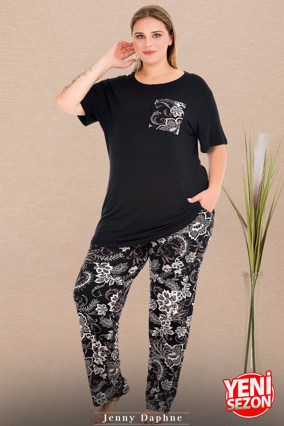 Büyük Beden Çiçek Desenli Kısa Kollu Pijama Takımı Lady 11011 - Siyah