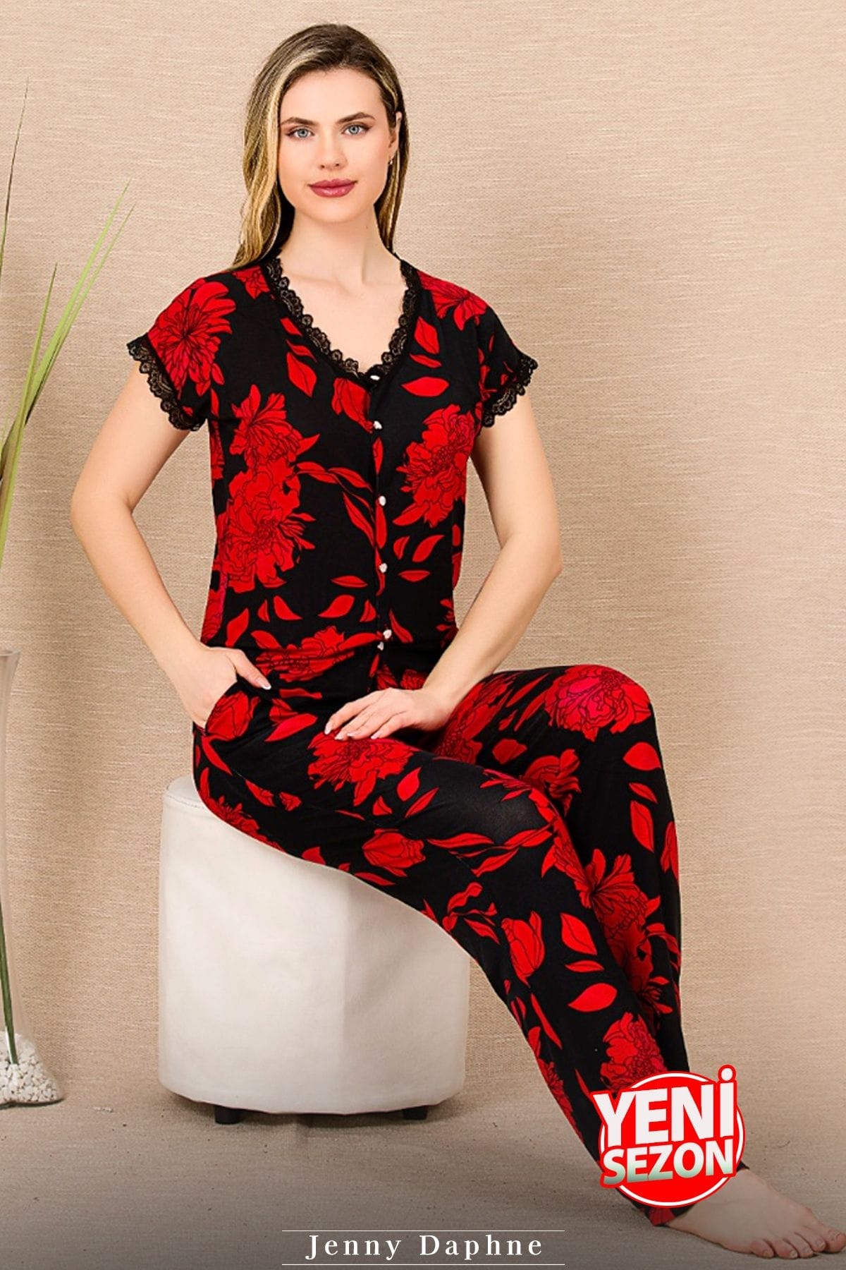 Çiçek Desenli Kırmızı Kısa Kollu Kadın Pijama Takımı Lady 12494 - Kırmızı