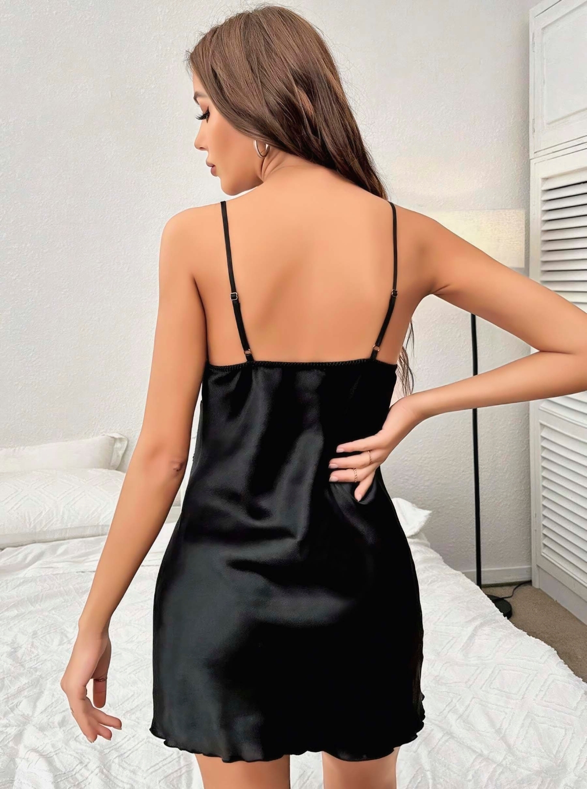 Dantel Yırtmaçlı İnce Askılı Saten Kadın Fantazi Gecelik Lily Bianca 458 - Siyah