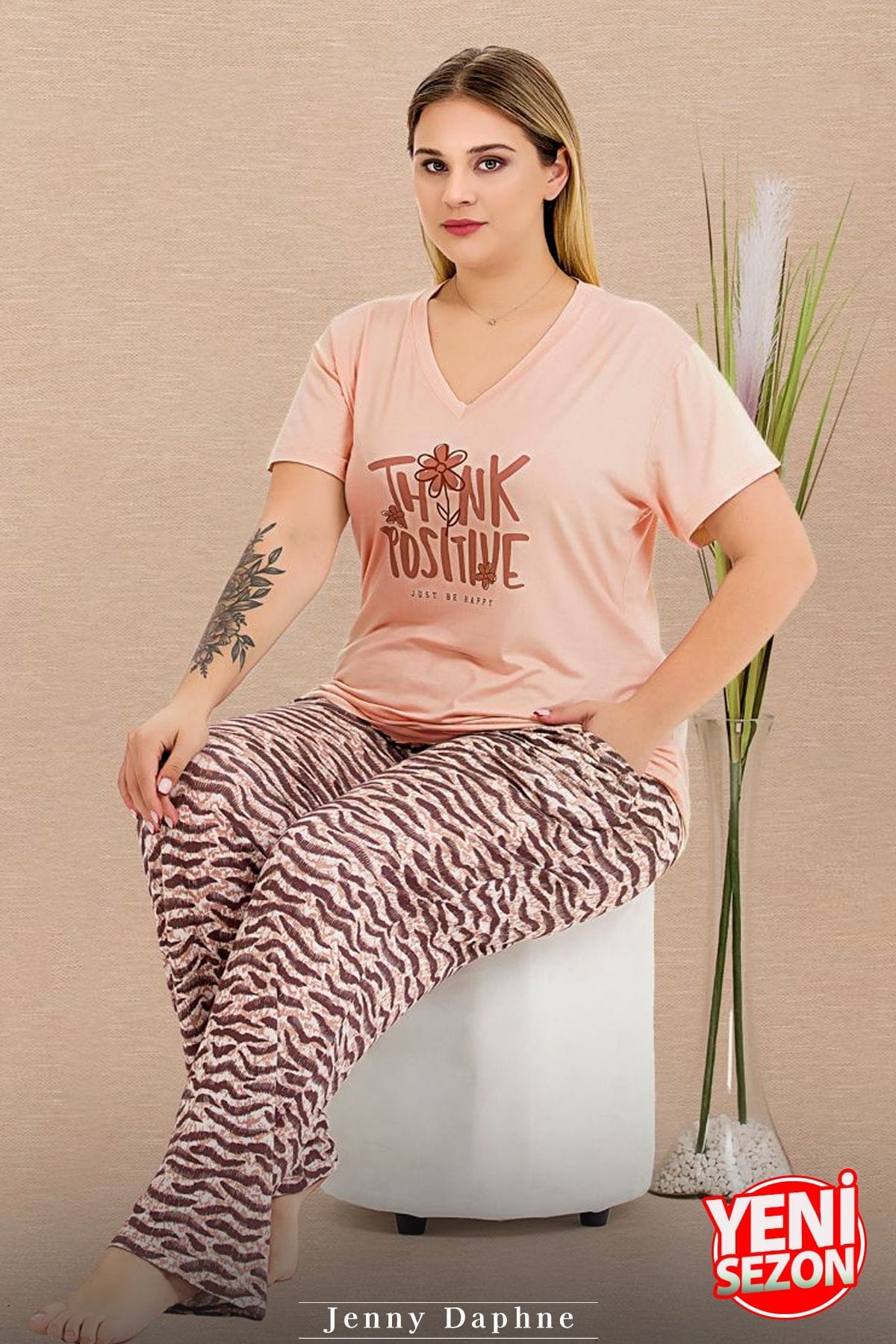 Desenli V Yaka Kısa Kollu Büyük Beden Pijama Takımı Lady 11003 - Somon