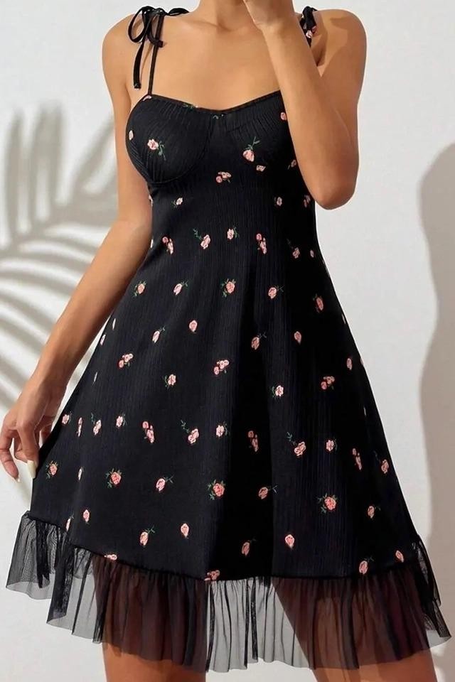 Tül Çiçek Desenli Bağlama Askılı Kısa Gecelik Ruselin 5072 - Siyak