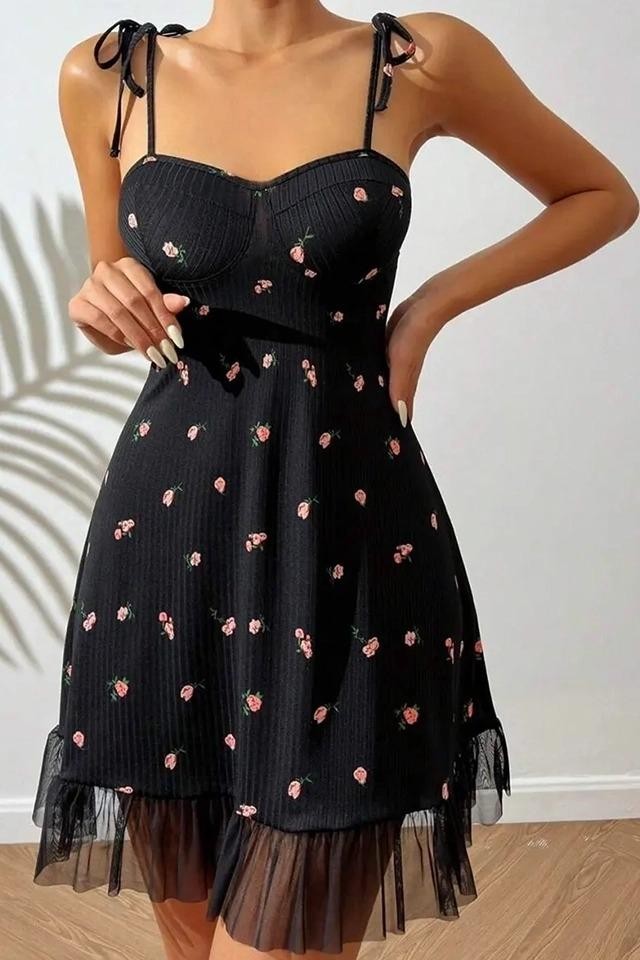 Tül Çiçek Desenli Bağlama Askılı Kısa Gecelik Ruselin 5072 - Siyak