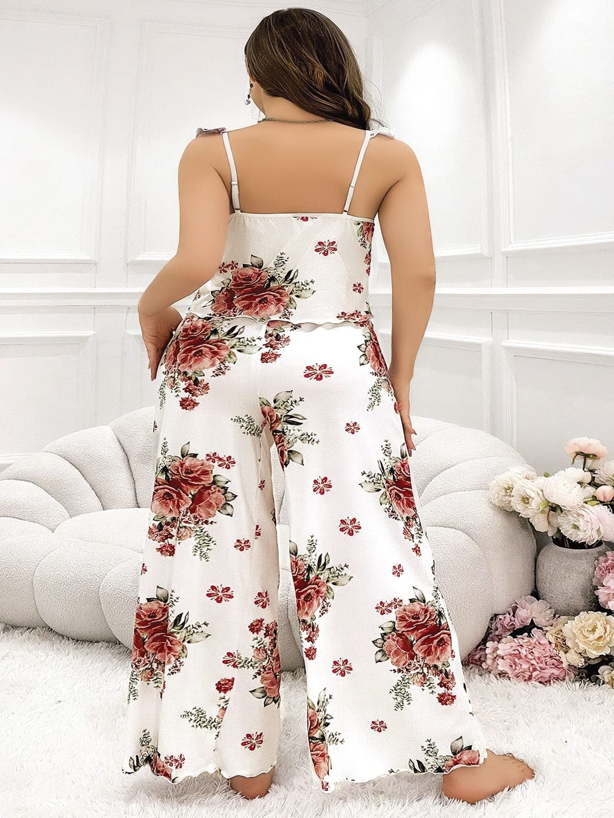 Güllü Çiçekli Desenli Büyük Beden Kadın Pijama Takımı Pink Night 6901 - Beyaz