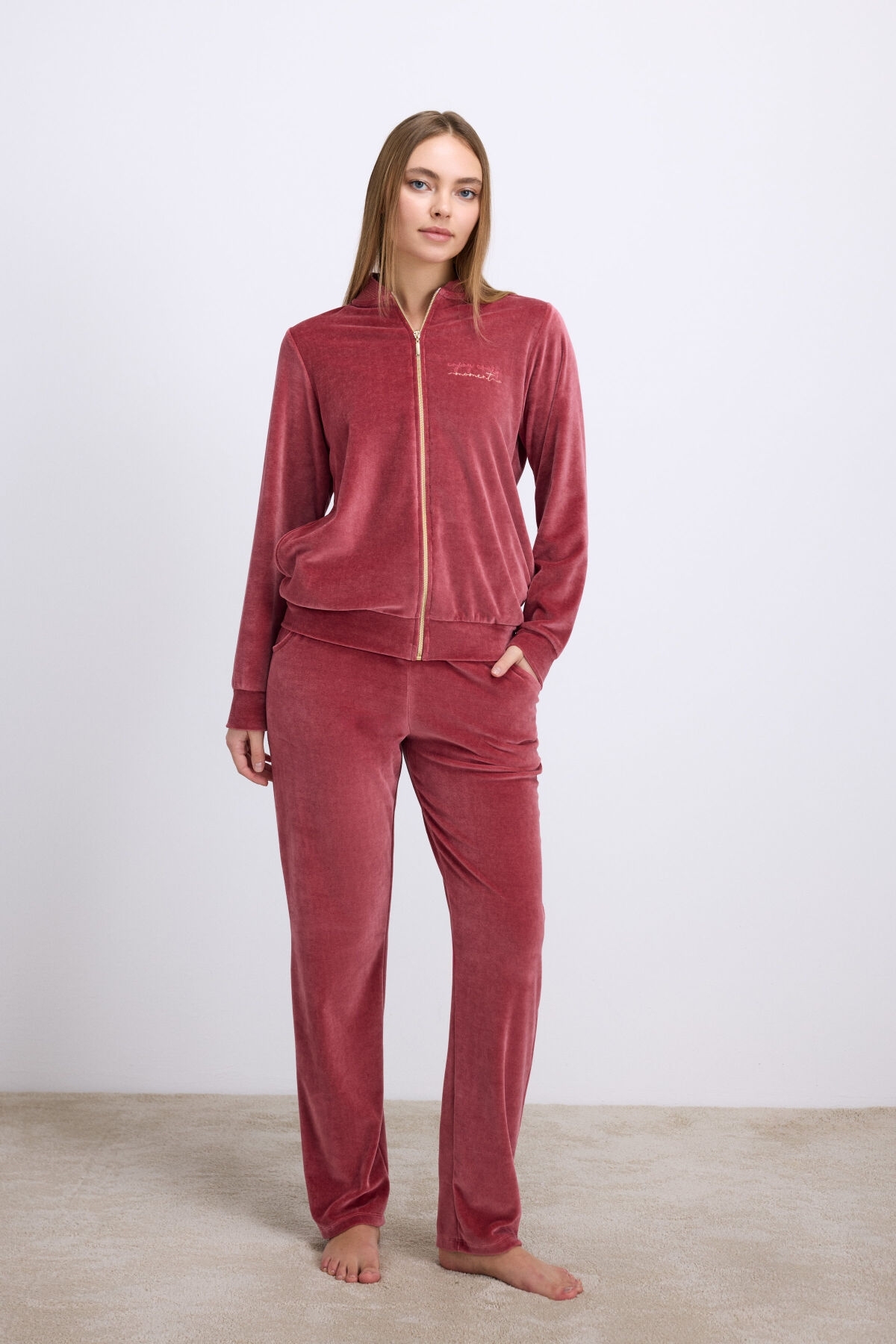 Kadın Kadife Dokulu Fermuarlı Uzun Kollu Sweatshirt ve Pantolon Takım Anıl 11560 - Gül Kurusu
