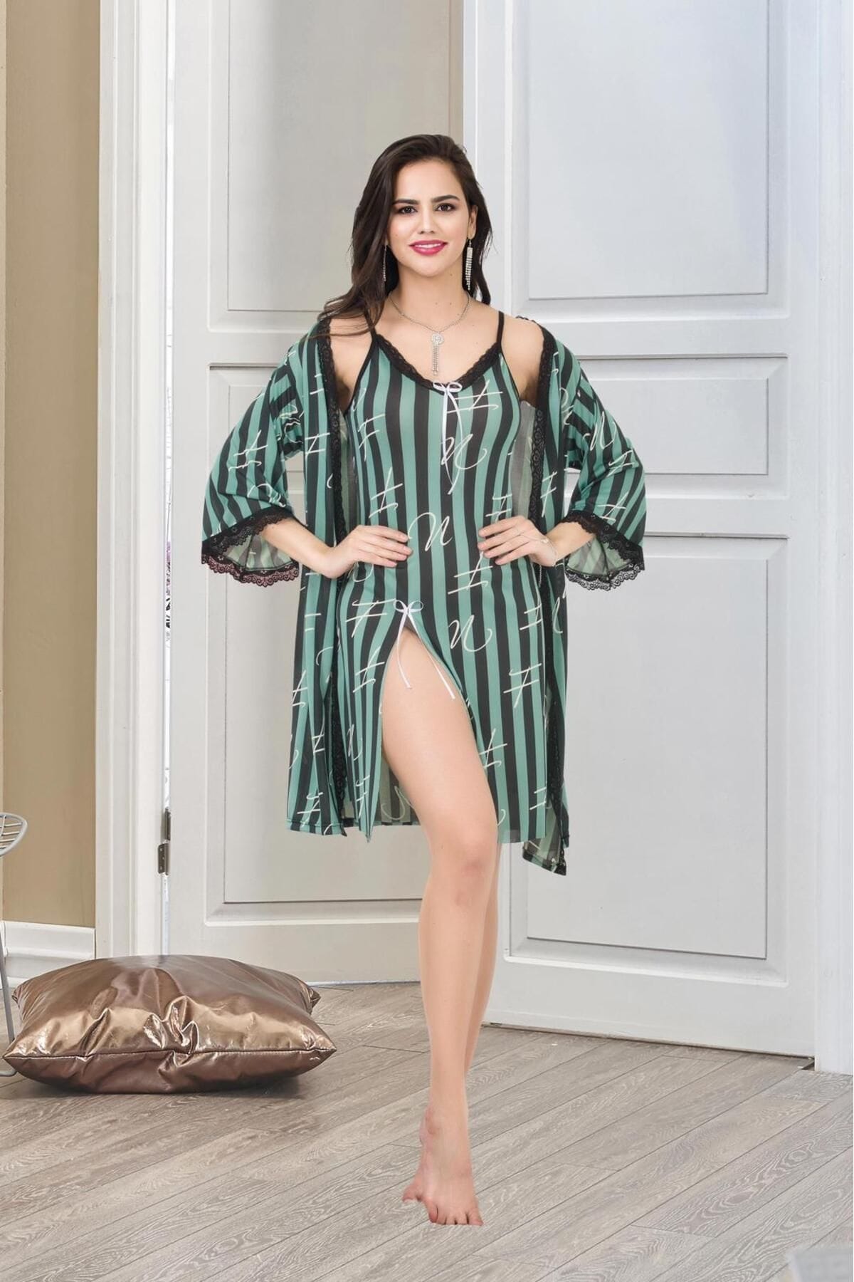 Kısa Yırtmaç Detaylı Çizgili Kadın Sabahlık İzabel 7001 - Yeşil