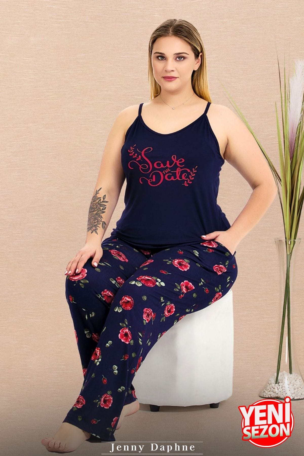 Lacivert Çiçek Desenli İnce Askılı Büyük Beden Pijama Takımı Lady 11019 - Lacivert