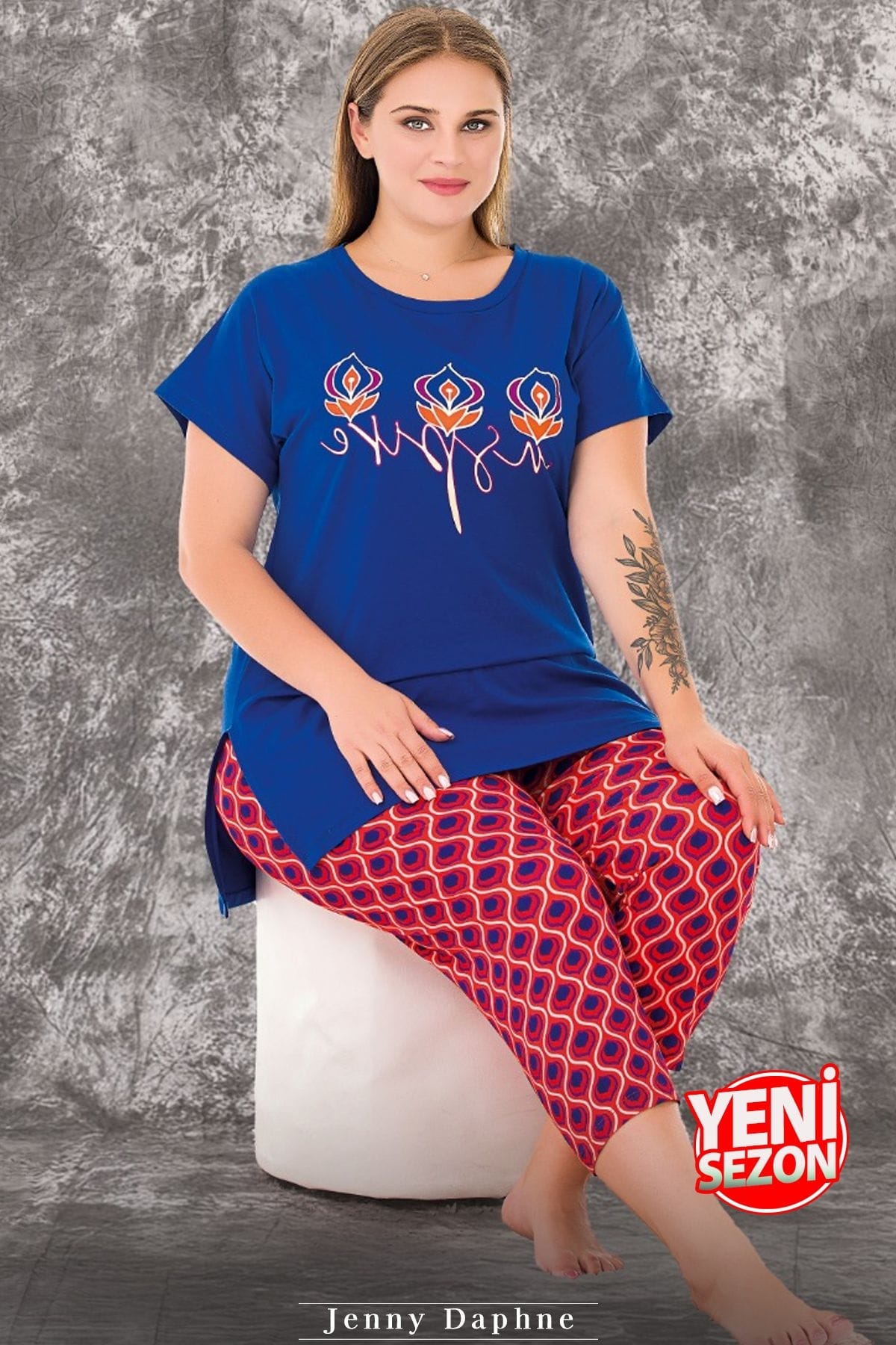 Büyük Beden Renkli Desenli Kısa Kollu Uzun Kapri Pijama Takımı Lady 10718 - Mavi