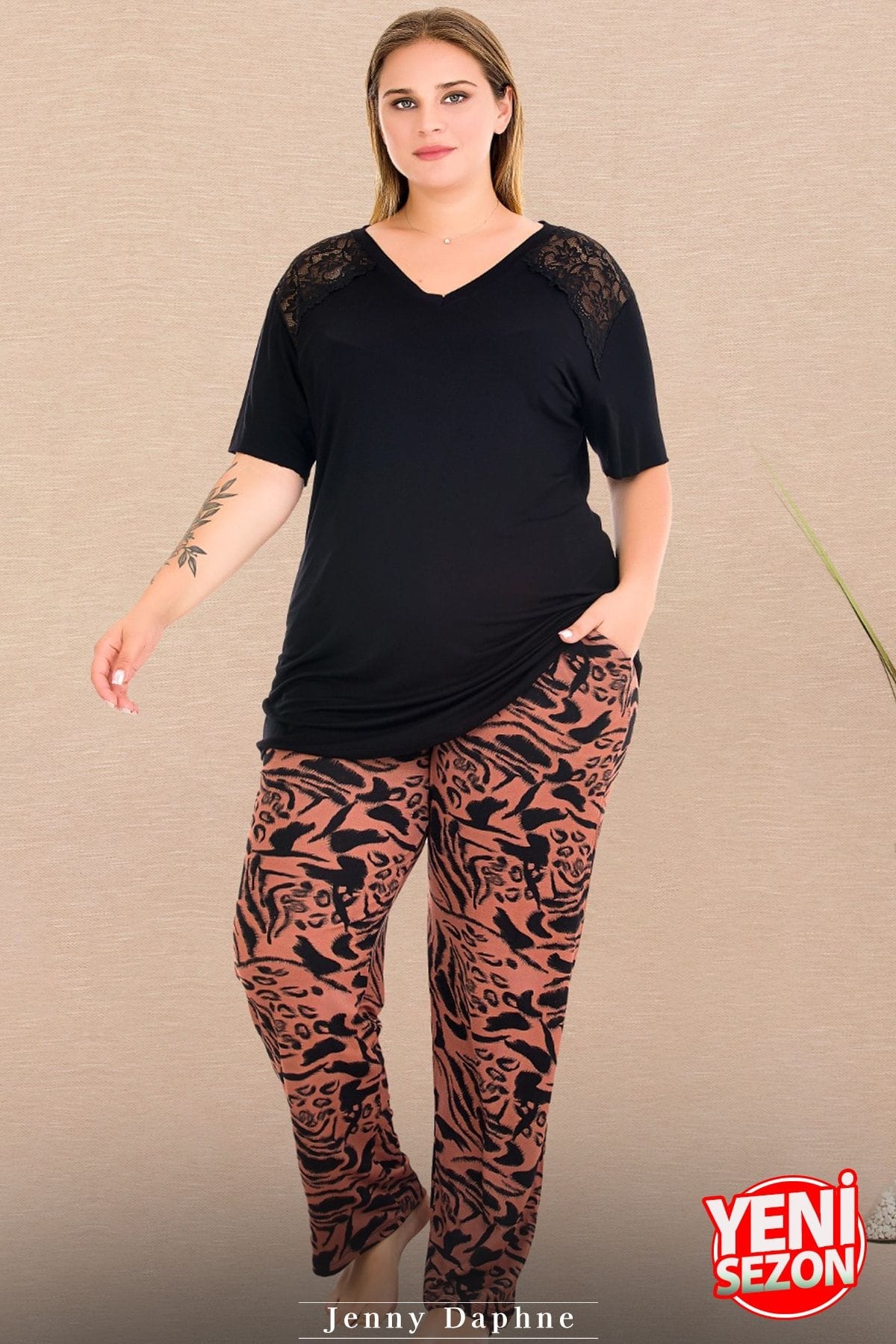 Dantelli V Yaka Kısa Kollu Büyük Beden Pijama Takımı Lady 11017 - Siyah