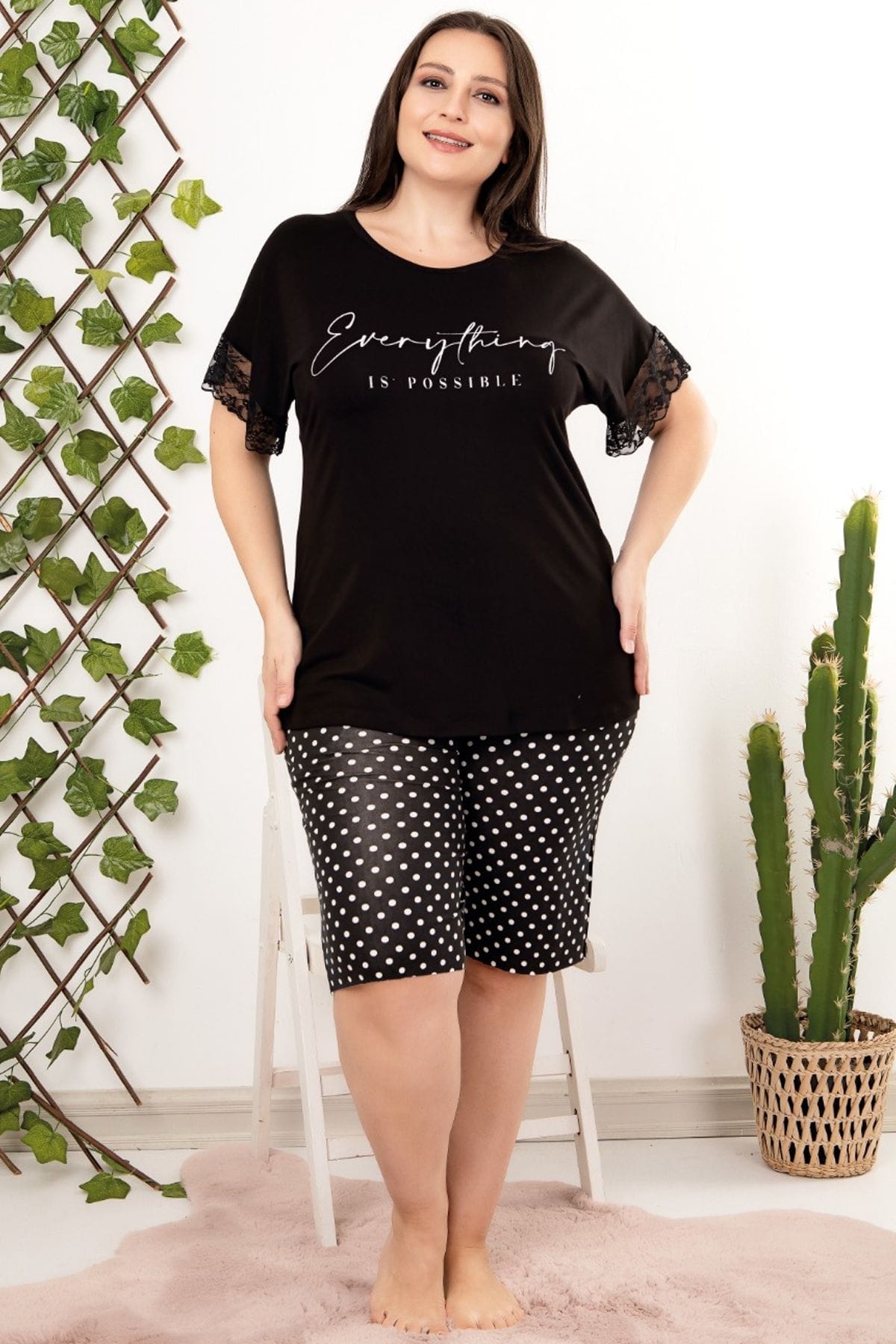 Puantiyeli Dantel Detaylı Şortlu Pijama Takımı Lady 10406 - Siyah