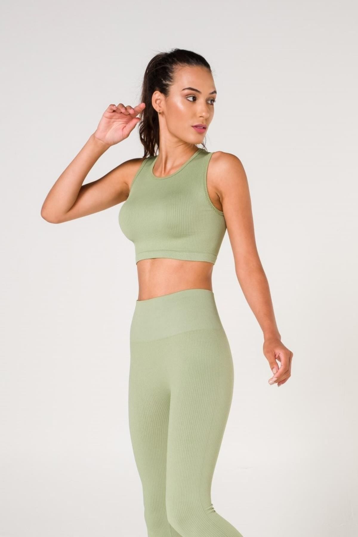 Kalın Askılı Seamless Fitilli Spor Sütyeni Dantel Detaylı Lila FormActive 1510 - Yeşil