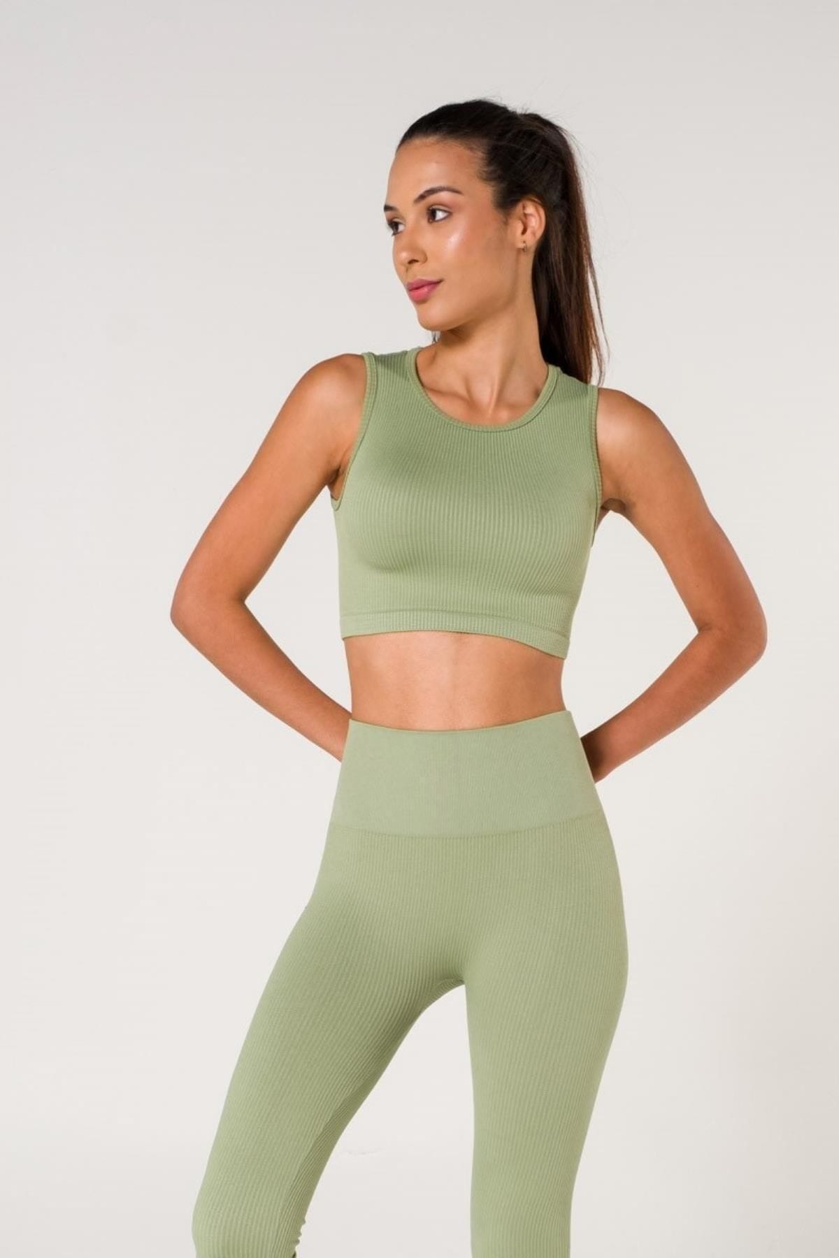 Kalın Askılı Seamless Fitilli Spor Sütyeni Dantel Detaylı Lila FormActive 1510 - Yeşil