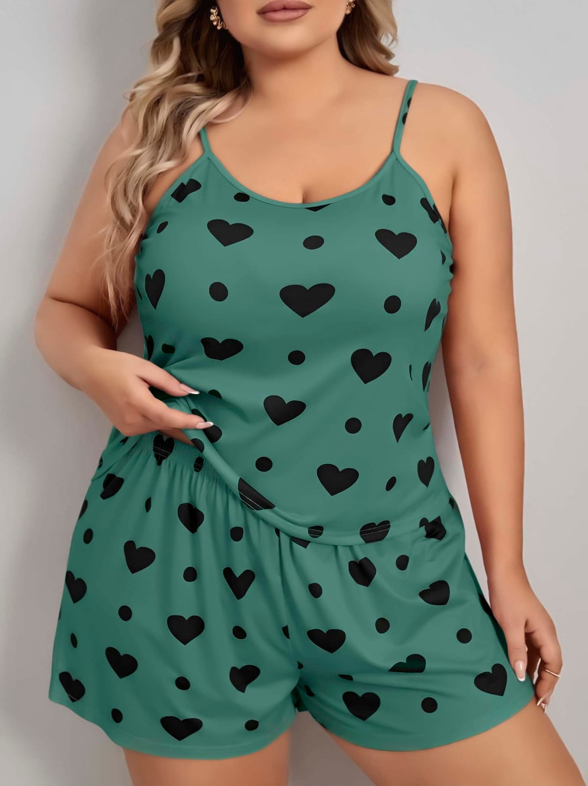 Yeşil Kalpli Askılı Büyük Beden Şort Pijama Takım Kadın Pijama Takımı Lily Bianca 13071 - Yeşil