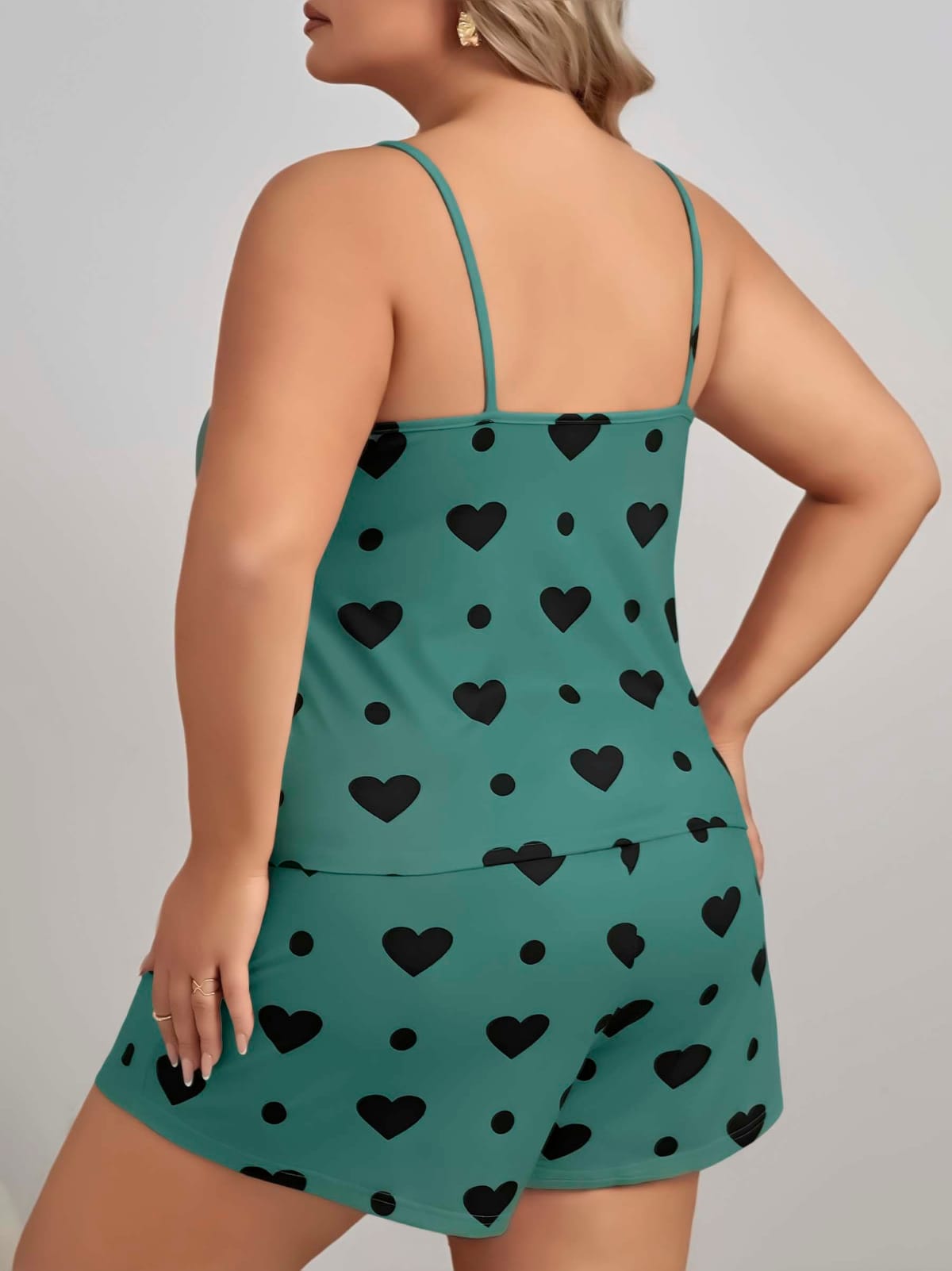 Yeşil Kalpli Askılı Büyük Beden Şort Pijama Takım Kadın Pijama Takımı Lily Bianca 13071 - Yeşil