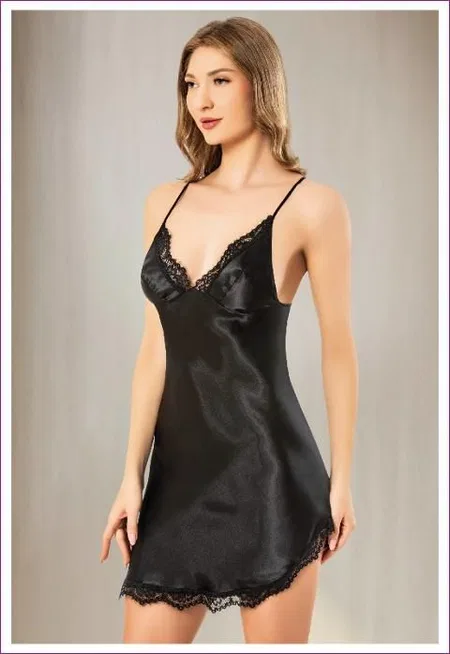 Asimetrik Kesim Çapraz Askılı Saten Gecelik Miss Laris 2143 - Siyah
