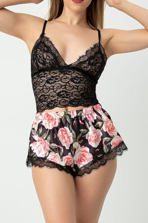 Siyah Dantel Detaylı Büstiyer Şort Takım SHE 2026