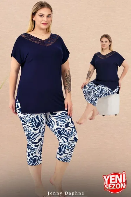Dantel Yaka Büyük Beden Çiçek Desenli Kısa Kollu Kapri Pijama Takımı Lady 10734 - Lacivert
