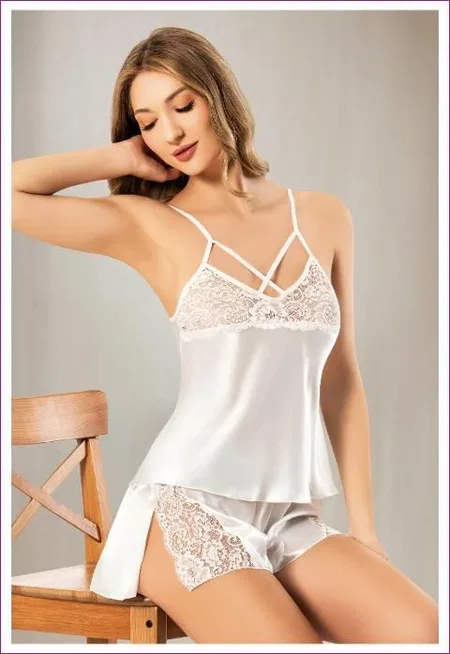 İnce Askılı Dantel Detaylı Saten Şort Pijama Takımı Miss Laris 3129