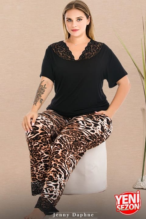 Leopar Desenli Dantel Yaka Büyük Beden V Yaka Kısa Kollu Pijama Takımı Lady 11006 - Siyah