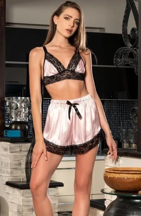 Pudra Beyaz Çizgili Askılı Saten Şortlu Takım Nathalie 1001