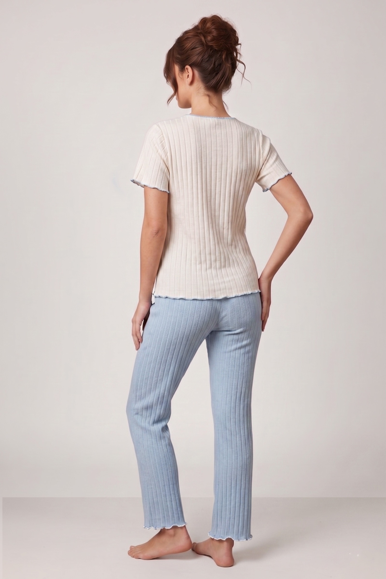 Ekru Kısa Kollu V Yaka Fiyonk Süslemeli Kadın Pijama Takımı Bella Notte 77911 - Ekru