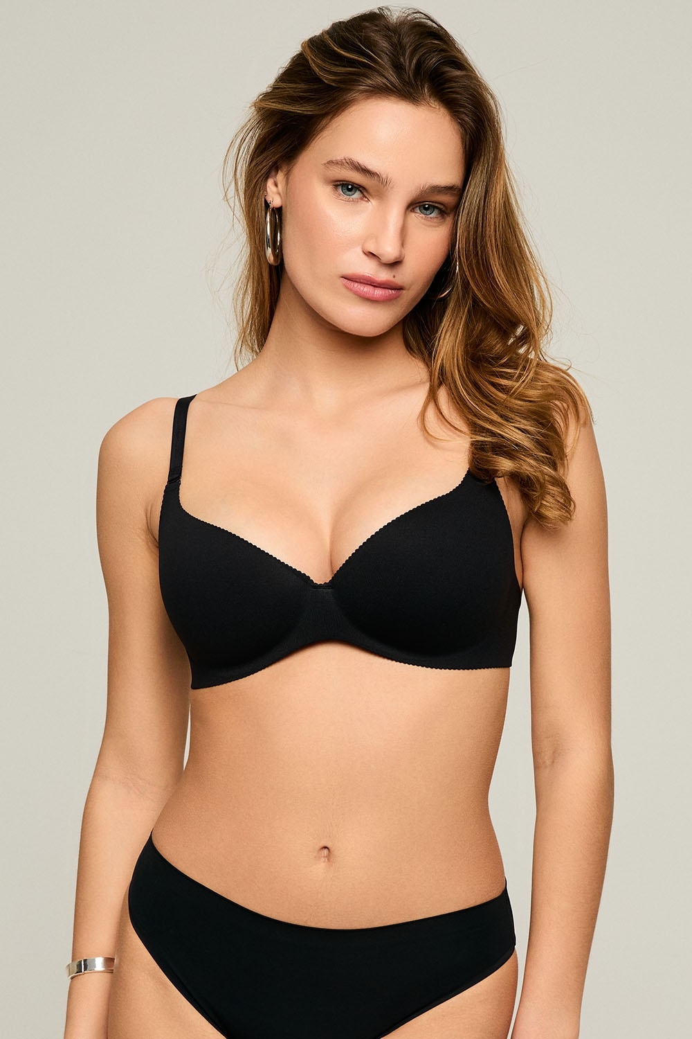 KOM Linda Dikişsiz Push Up Dolgulu Sütyen - Siyah