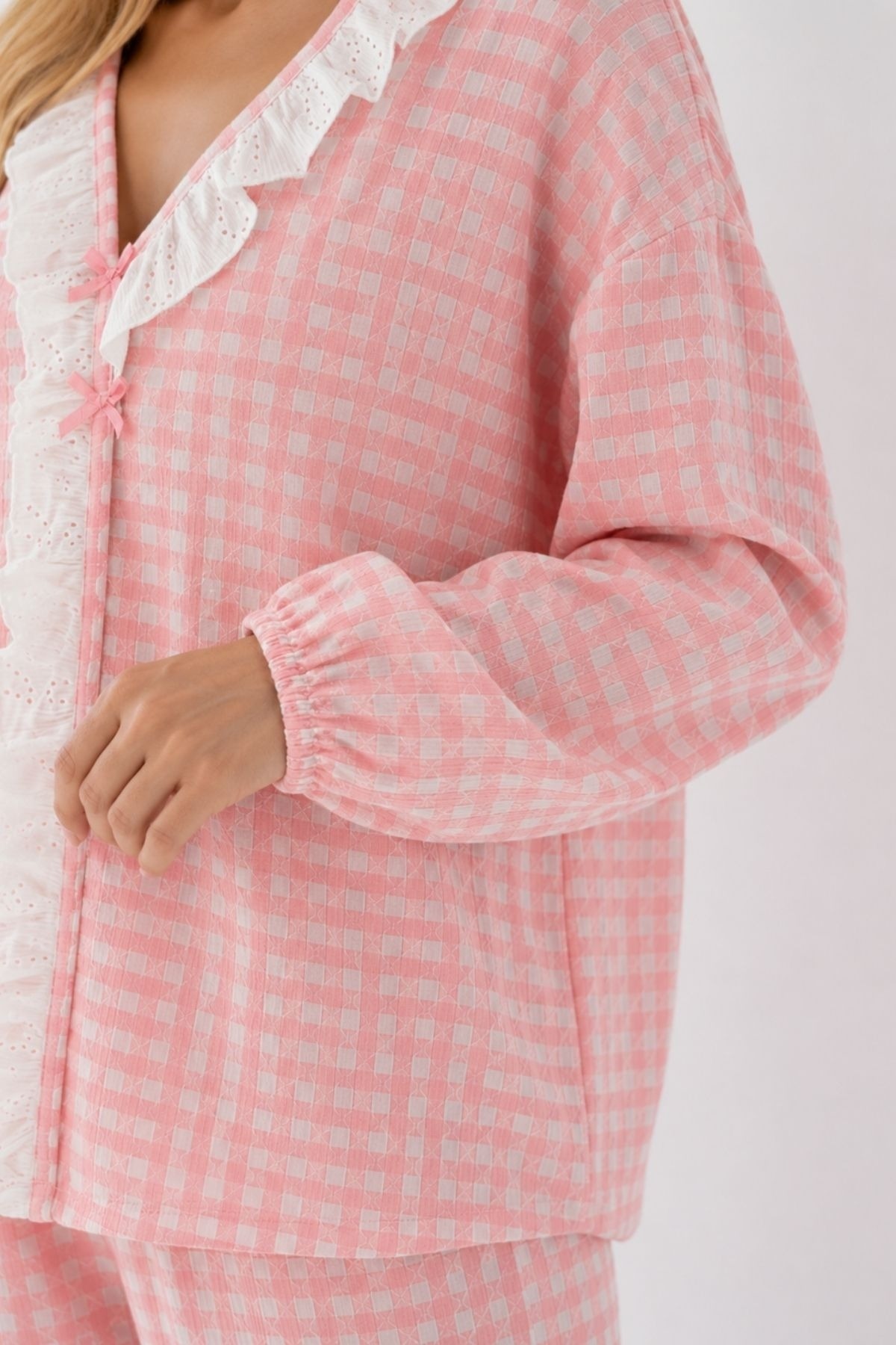 Pembe Beyaz Pötikare Fisto Fırfır Detaylı Uzun Kollu Pijama Takımı Bella Notte 61249 - Pembe