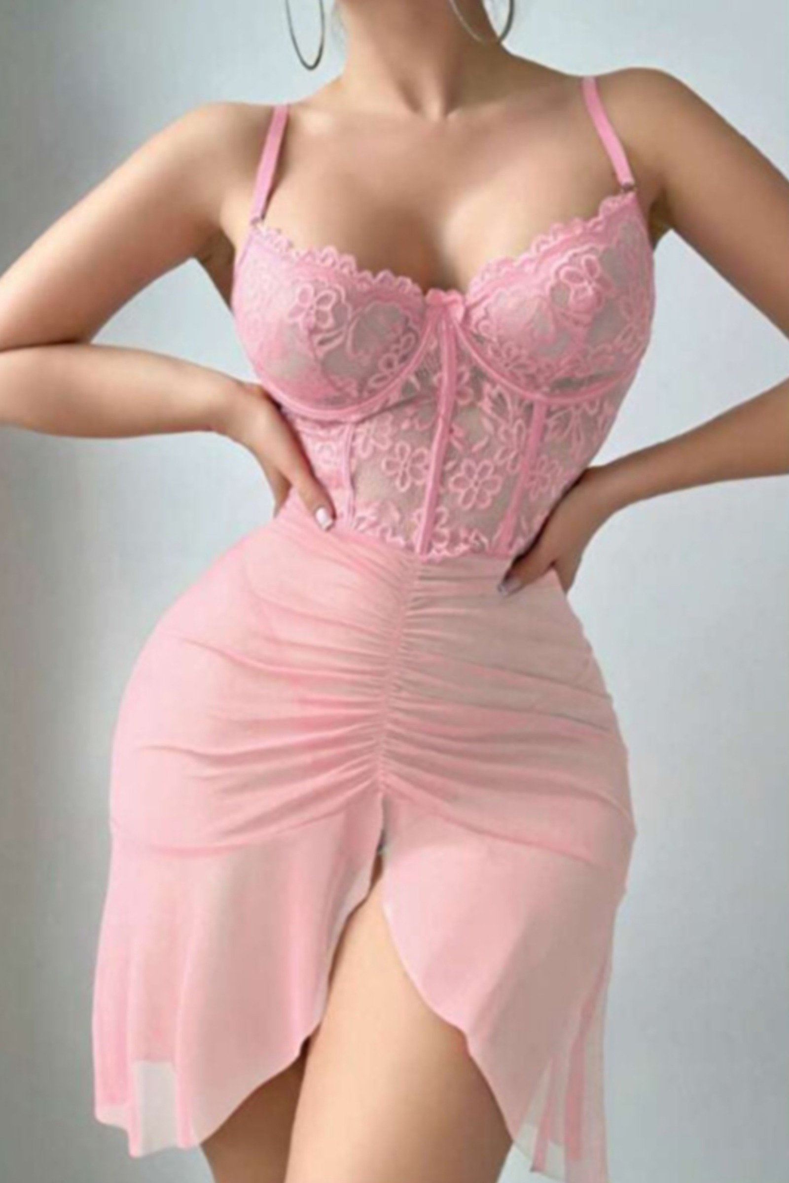 Pembe Dantelli Korse Görünümlü Yırtmaçlı Tül Kadın Gecelik Real Passione 4089 - Pembe