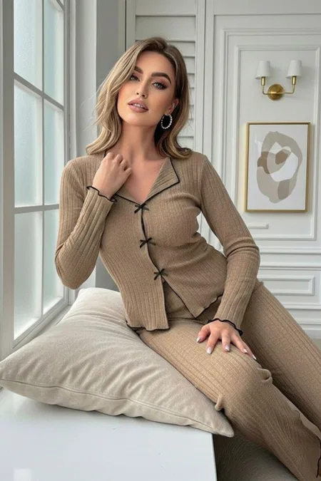 Bej Fiyonk Detaylı Uzun Kollu Pijama Takımı Bella Notte 77357 - Bej