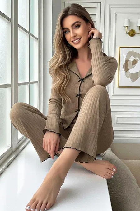 Bej Fiyonk Detaylı Uzun Kollu Pijama Takımı Bella Notte 77357 - Bej