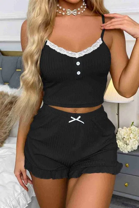 Dantelli Askılı Crop Üst ve Fırfır Paça Mini Şortlu Pijama Takım Merry See MS4438 Siyah - Siyah