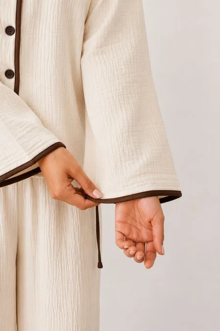 Ekru Kahve Biyeli Müslin Bağlama Detaylı Uzun Kollu Pijama Takımı Bella Notte 61131 - Bej