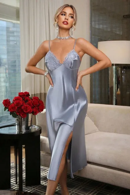 Real Passione Mavi Dantel Detaylı Yırtmaçlı Saten İnce Askılı Gecelik Real Passione 22000 - Görsel 3