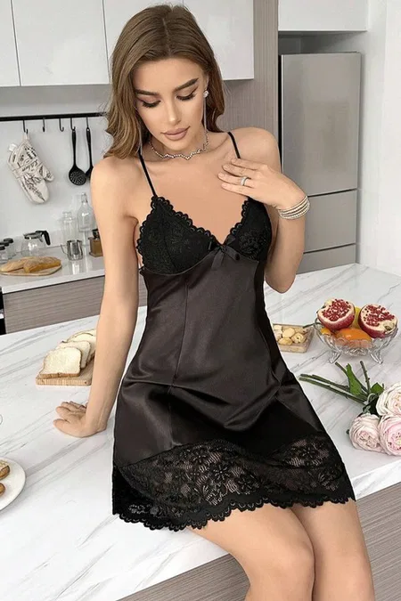 Siyah Dantel Göğüs ve Etek Detaylı İp Askılı Saten Gecelik Real Passione 2153