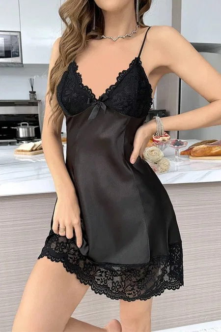 Siyah Dantel Göğüs ve Etek Detaylı İp Askılı Saten Gecelik Real Passione 2153 - Siyah